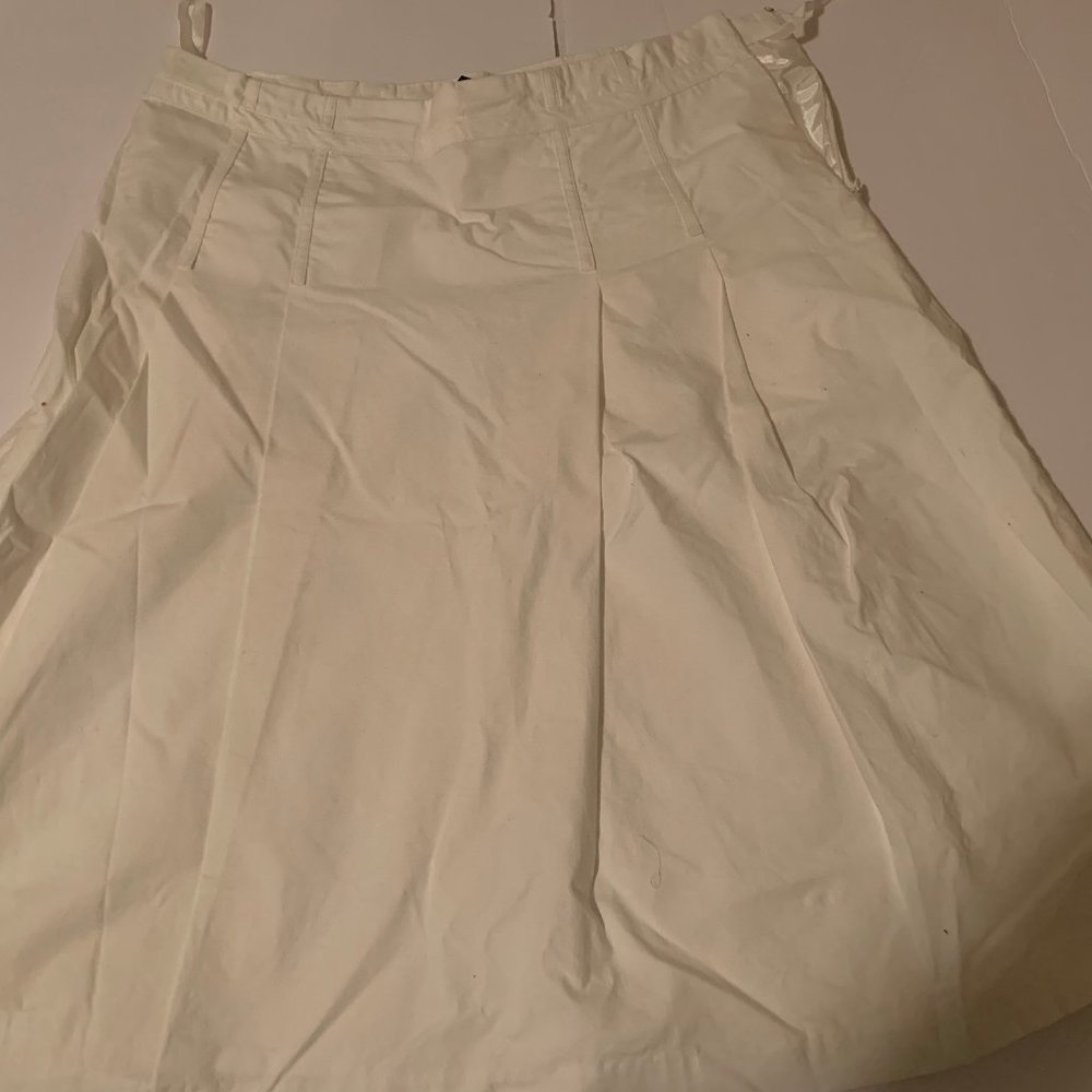 GAP white skirt